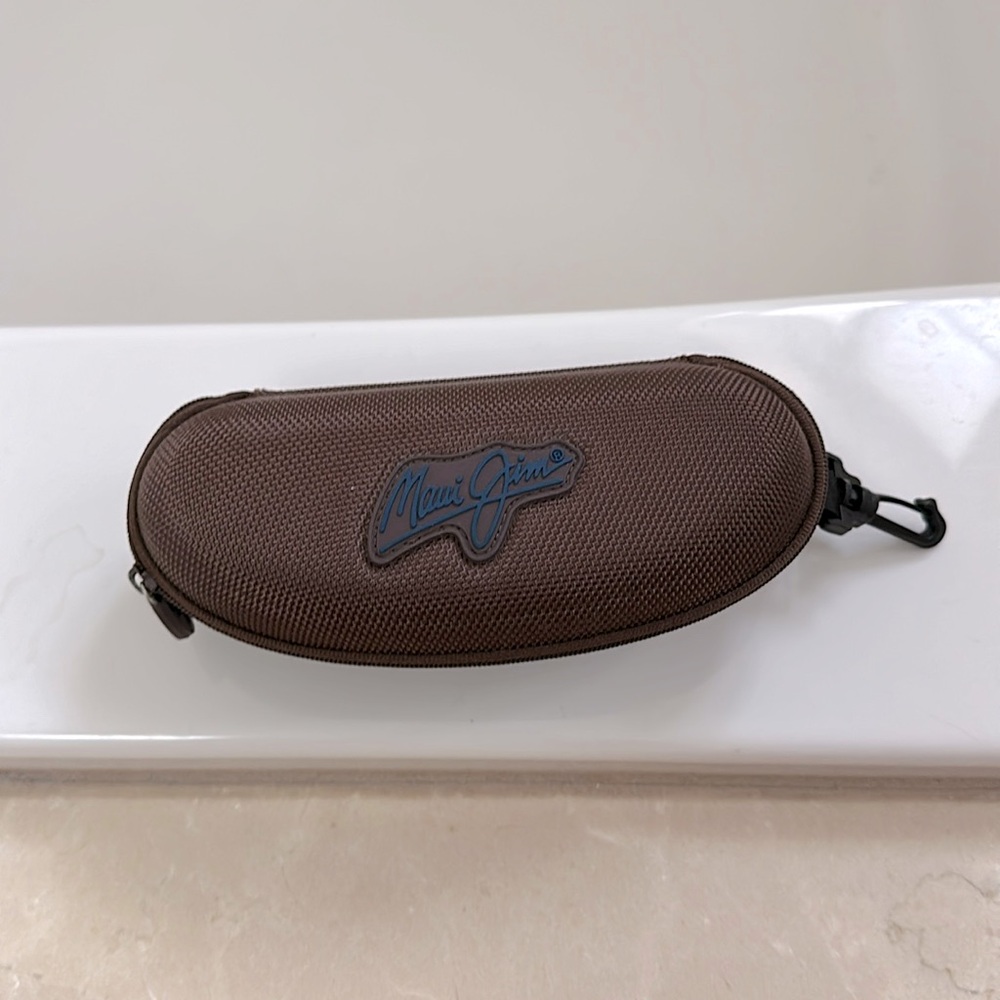 🕶️ Maui Jim Sunglasses Brown Case Blue Logo 🤎💙